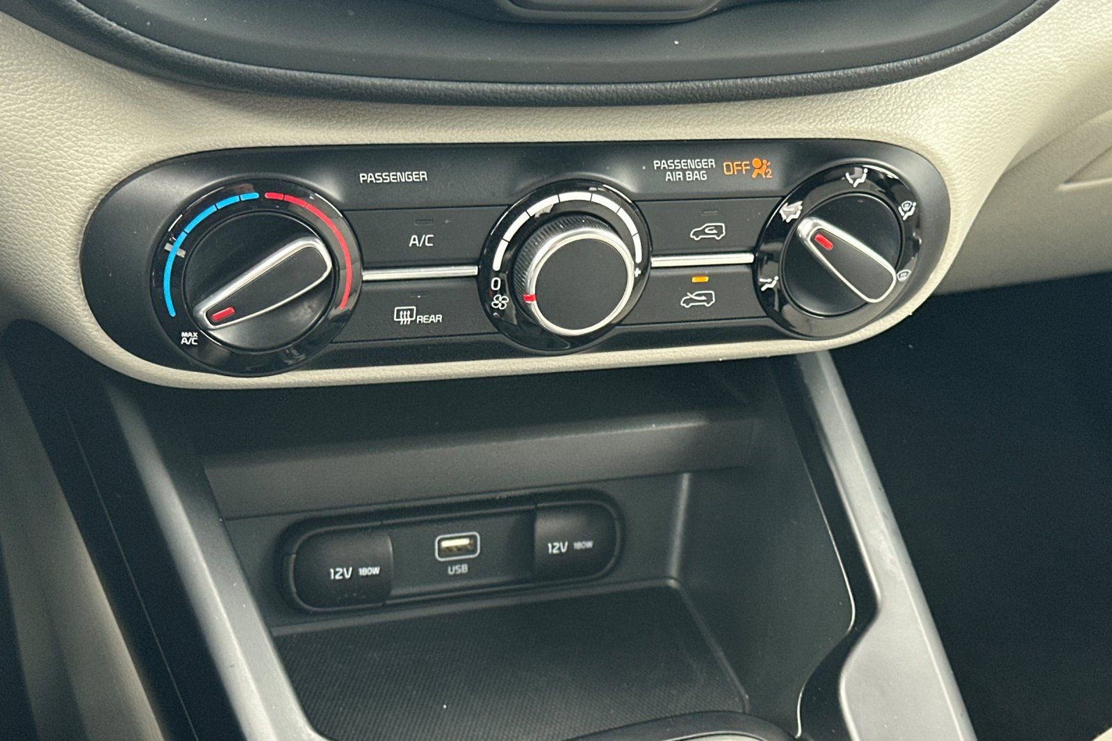 Certified 2023 Kia Soul LX w/ LX Technology Package FWD image 20