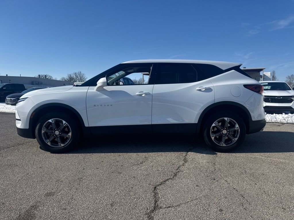 Used 2025 Chevrolet Blazer LT image 4