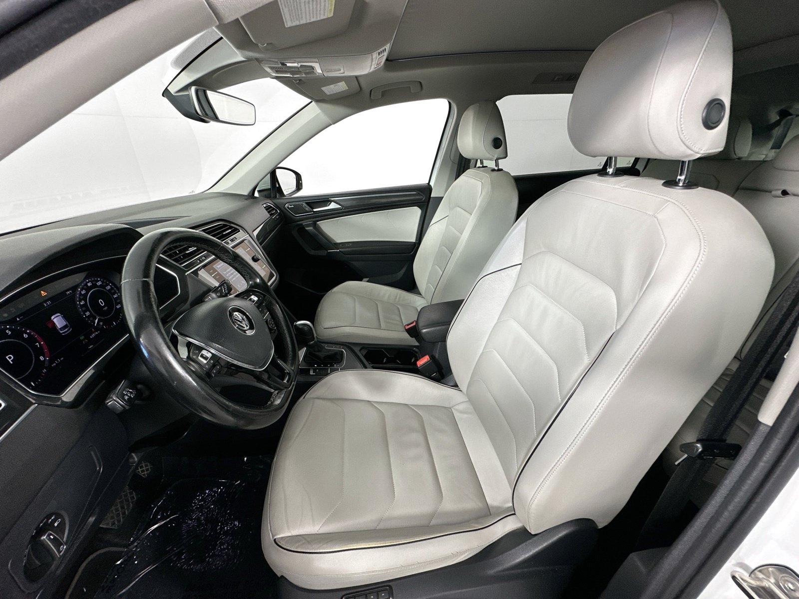 Used 2018 Volkswagen Tiguan SEL Premium FWD image 21