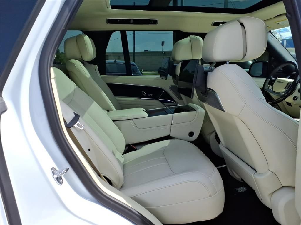 Used 2024 Land Rover Range Rover Autobiography AWD/4WD image 15