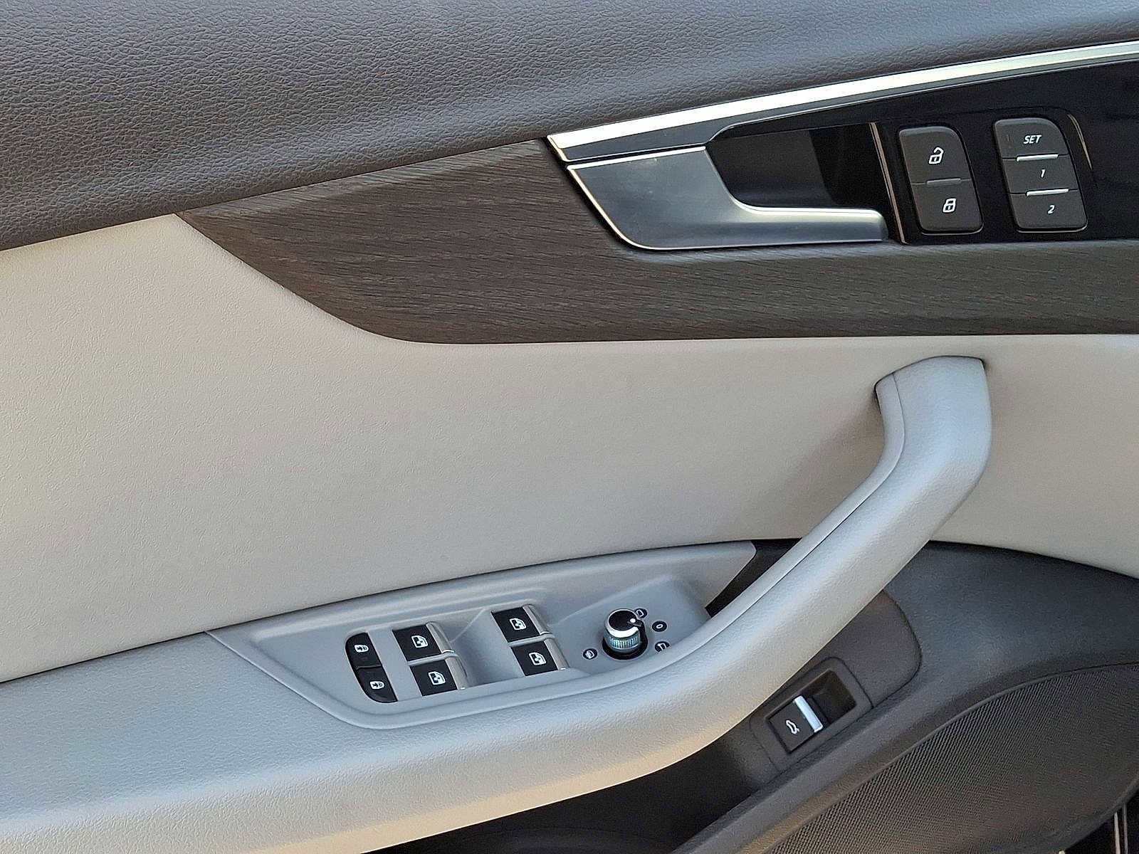 Used 2023 Audi A4 2.0T Premium w/ Convenience Package image 10