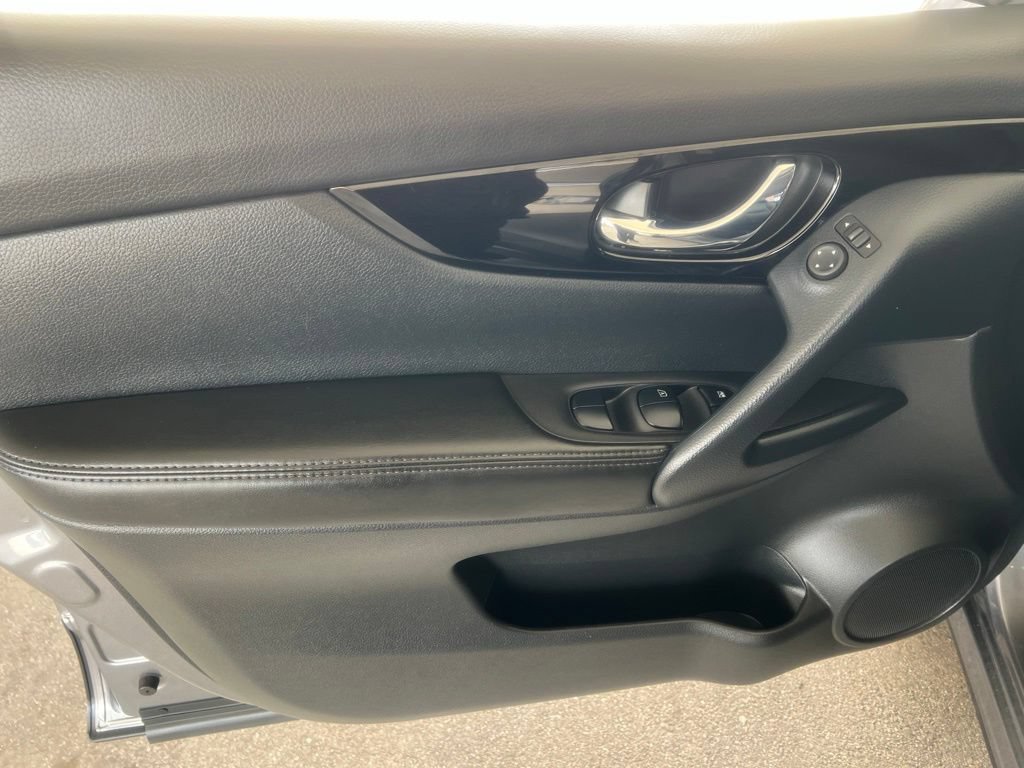 Certified 2022 Nissan Rogue Sport SL AWD/4WD image 7