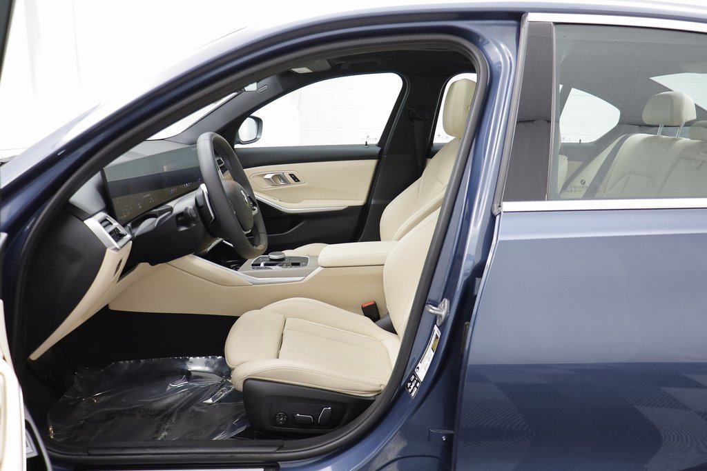 Certified 2025 BMW 330i xDrive Sedan w/ Convenience Package image 5