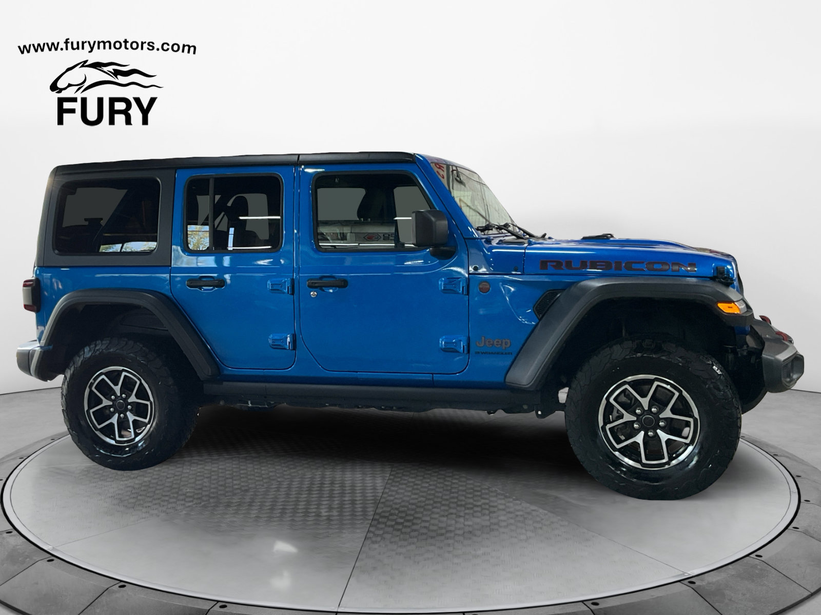 Used 2025 Jeep Wrangler Unlimited Rubicon w/ Convenience Group AWD/4WD image 3