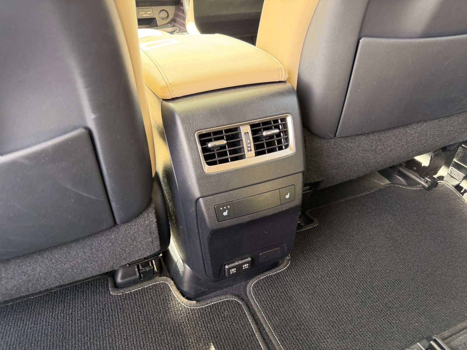 Used 2021 Lexus RX 450hL Luxury w/ Cold Area Package (CT) AWD/4WD image 30