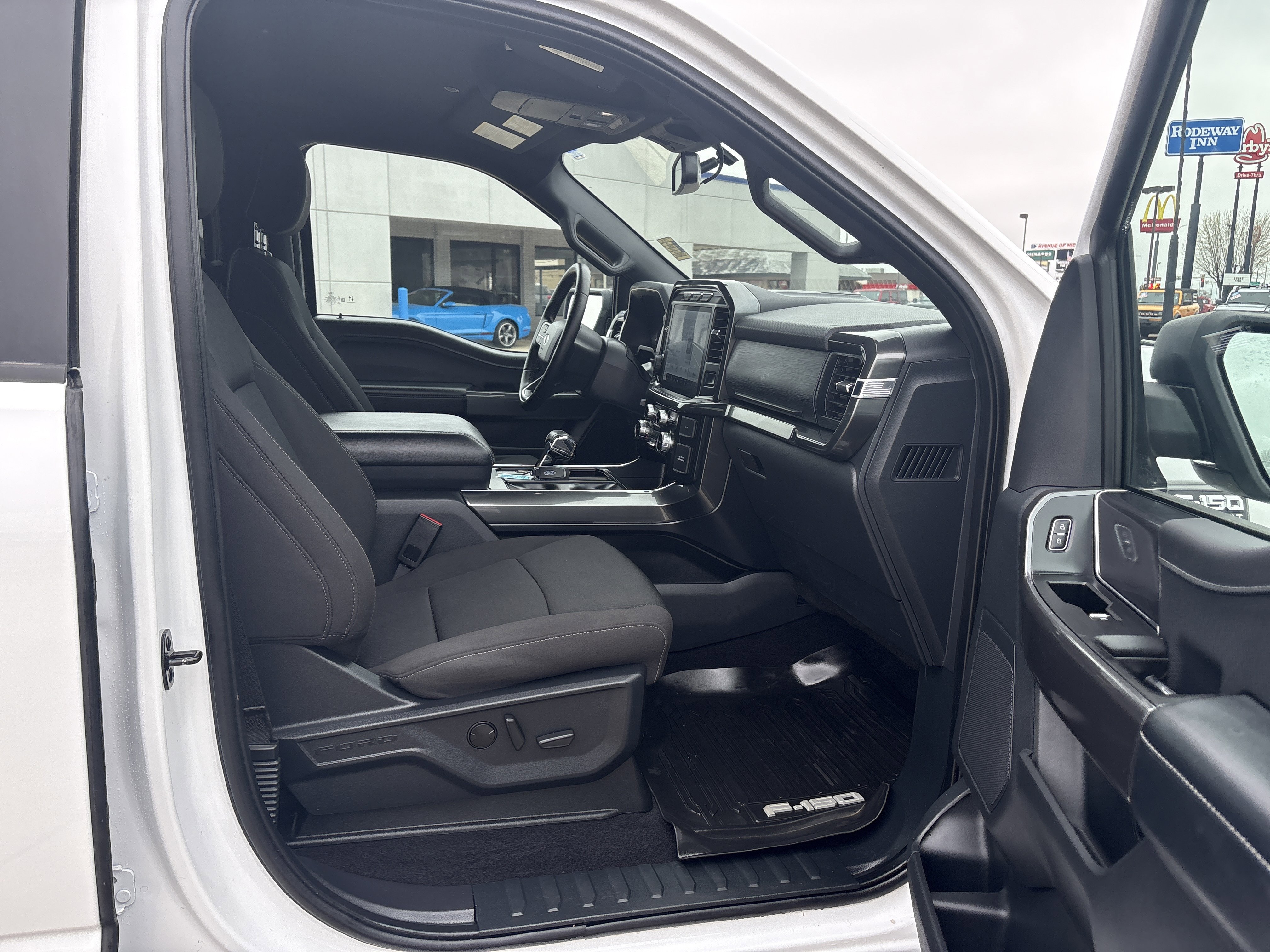 Used 2023 Ford F150 XLT w/ Equipment Group 302A High image 4