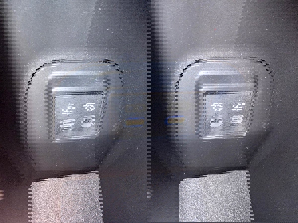 Used 2022 Toyota RAV4 XLE image 28