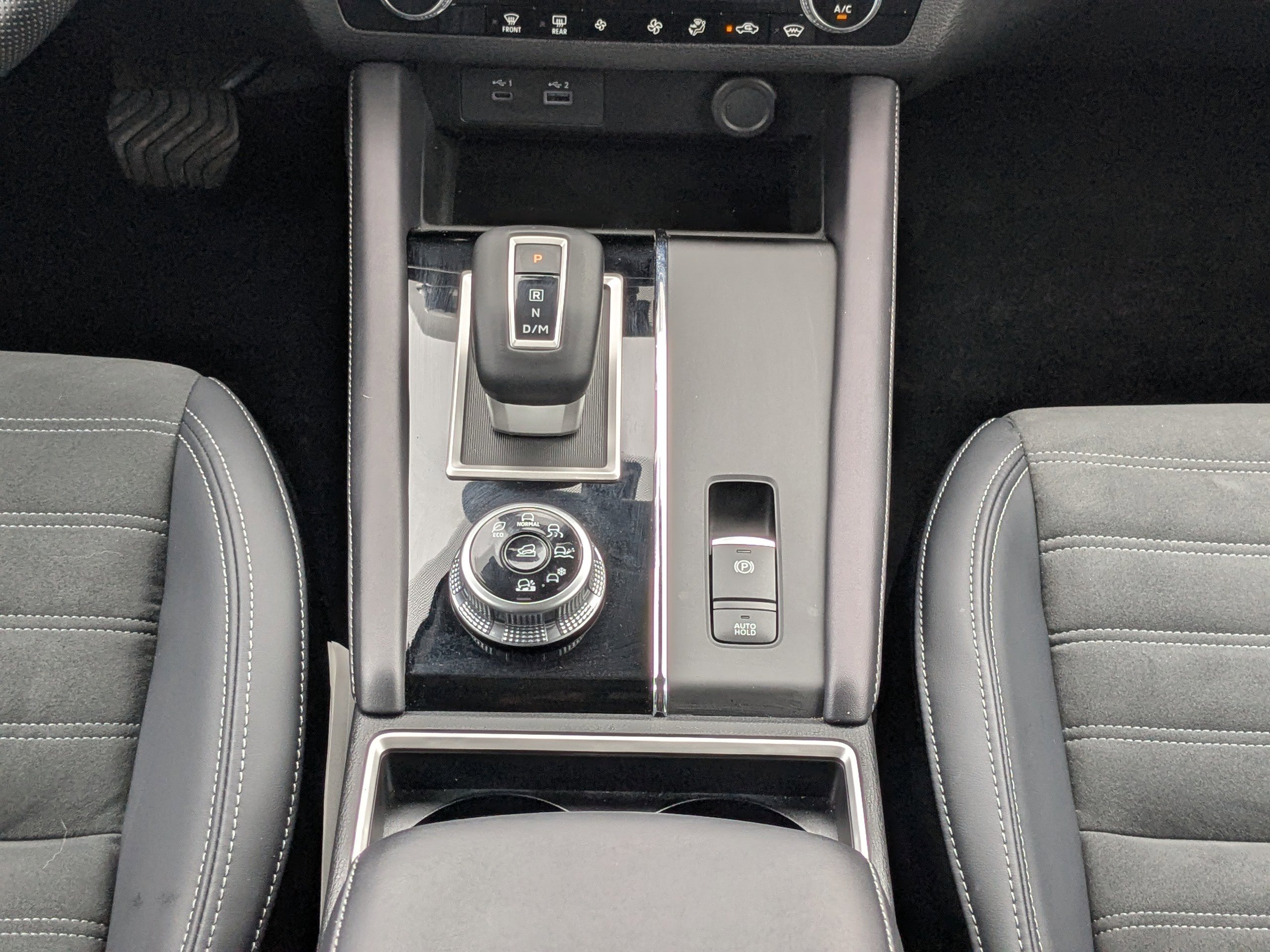 Used 2023 Mitsubishi Outlander SE image 22