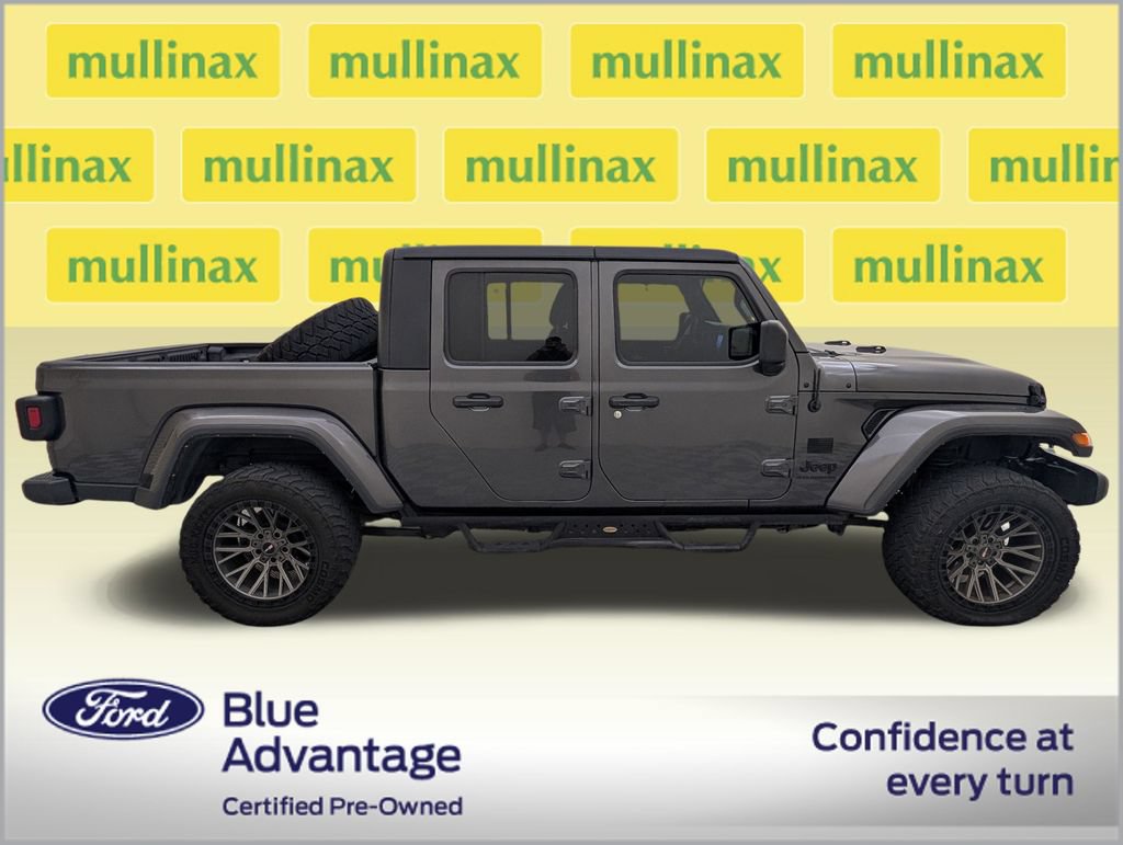 Used 2023 Jeep Gladiator Sport AWD/4WD image 2