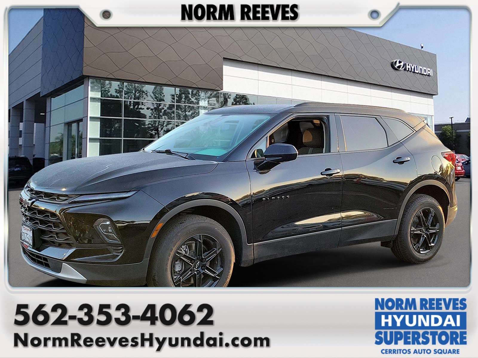 Used 2023 Chevrolet Blazer LT w/ Midnight/Sport Edition FWD image 1