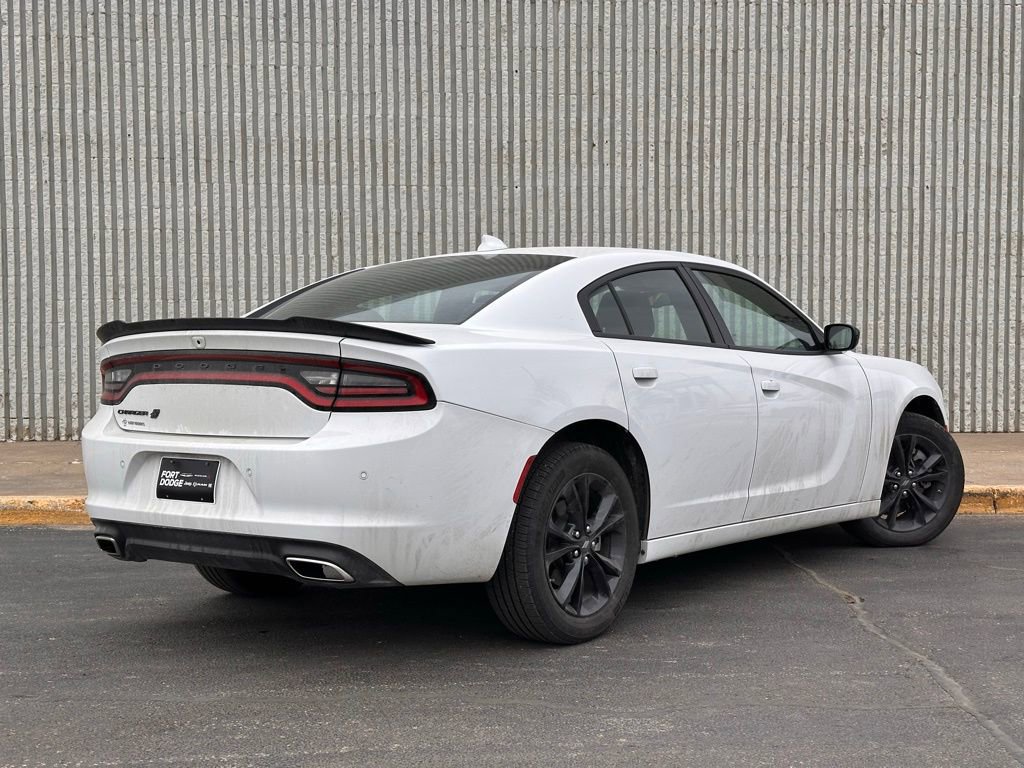 Used 2023 Dodge Charger SXT w/ Blacktop Package image 5
