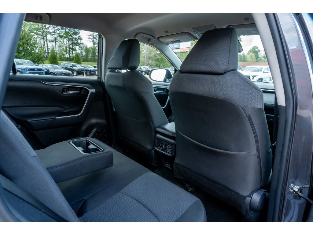 Used 2025 Toyota RAV4 XLE AWD/4WD image 15