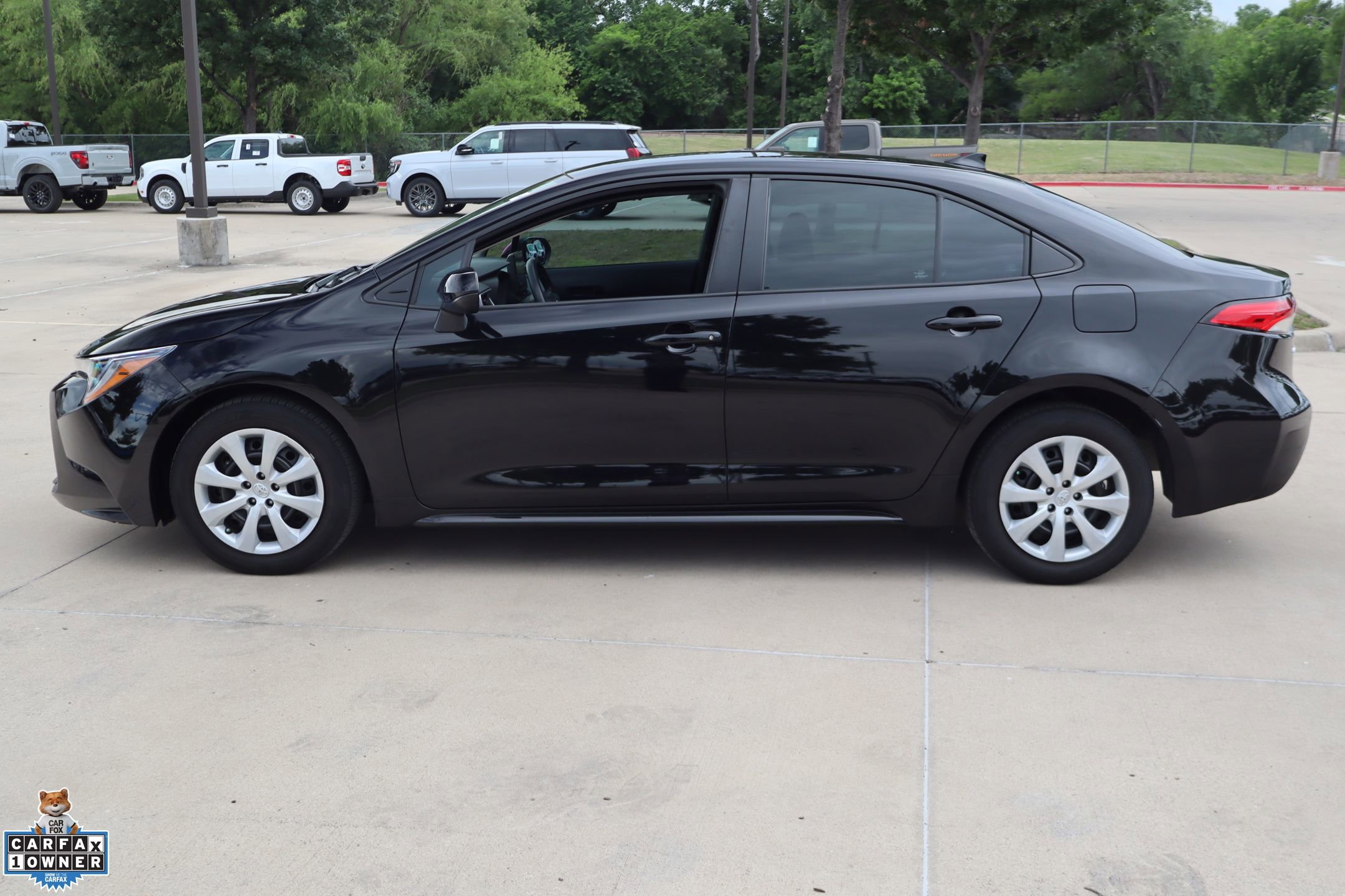 Used 2023 Toyota Corolla LE FWD image 9