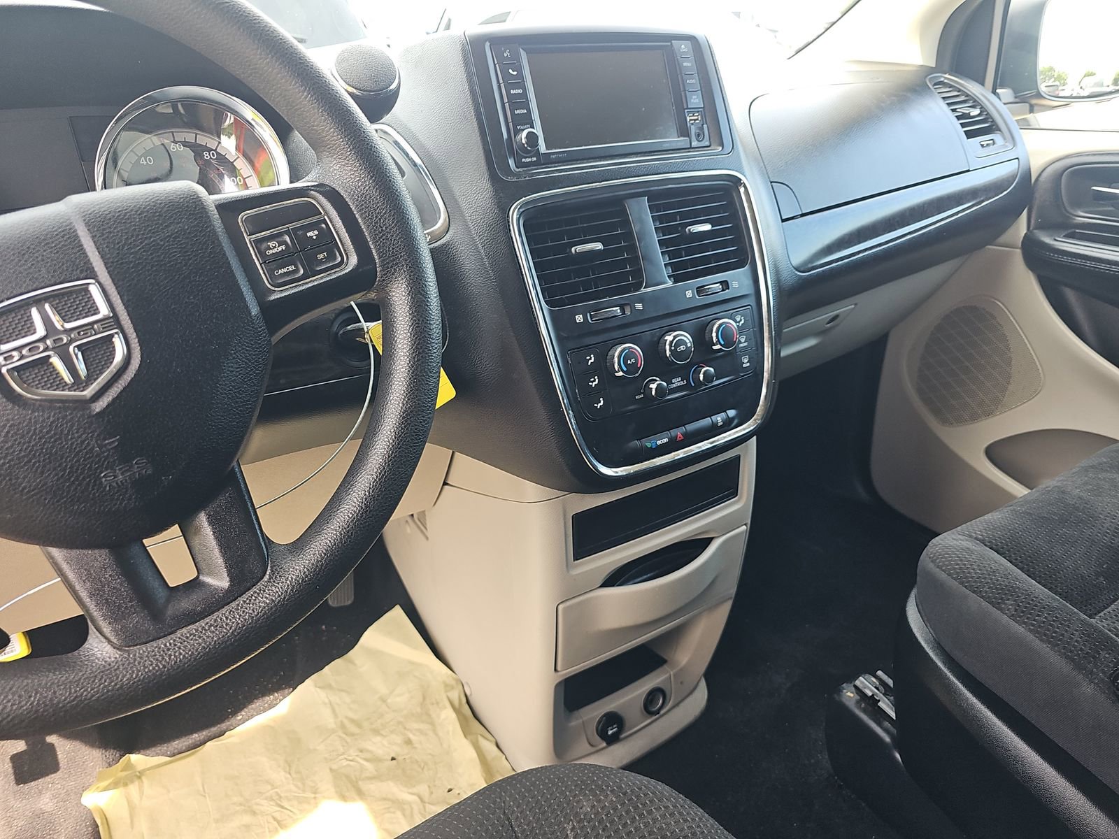 Used 2019 Dodge Grand Caravan SE FWD image 11