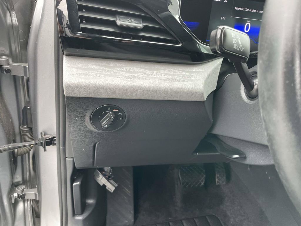 Used 2023 Volkswagen Taos S image 30