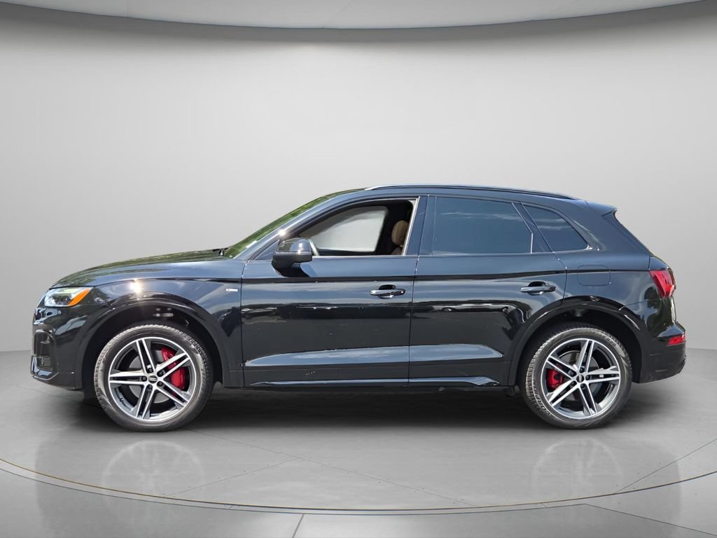 Used 2024 Audi Q5 e Premium Plus w/ Premium Plus Package AWD/4WD image 3