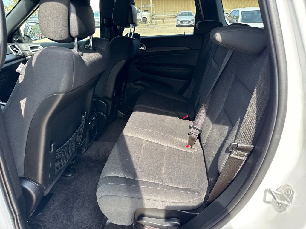 Used 2018 Jeep Grand Cherokee Laredo image 13