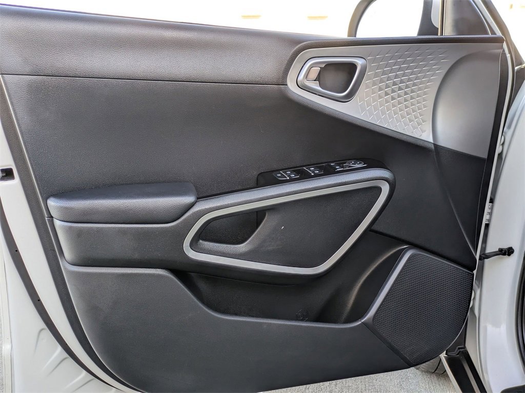 Used 2024 Kia Soul LX w/ Option Group 015 image 11