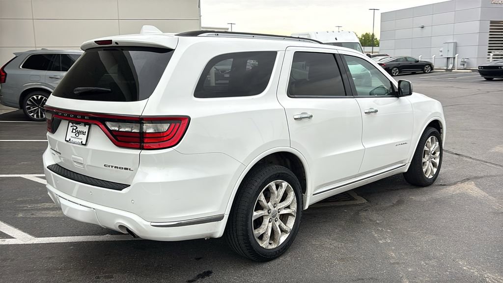 Used 2016 Dodge Durango Citadel w/ Premium Entertainment Group AWD/4WD image 30