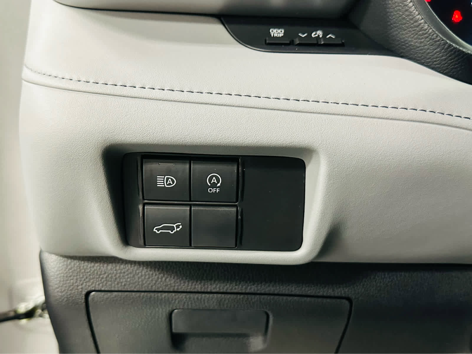 Certified 2023 Toyota Highlander LE image 12