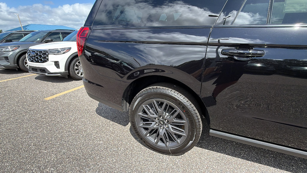 New 2027 Ford Expedition Max Platinum w/ Stealth Appearance Package AWD/4WD image 11