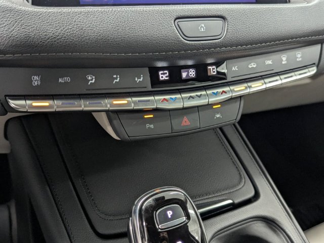 Used 2023 Cadillac XT4 Premium Luxury FWD image 23