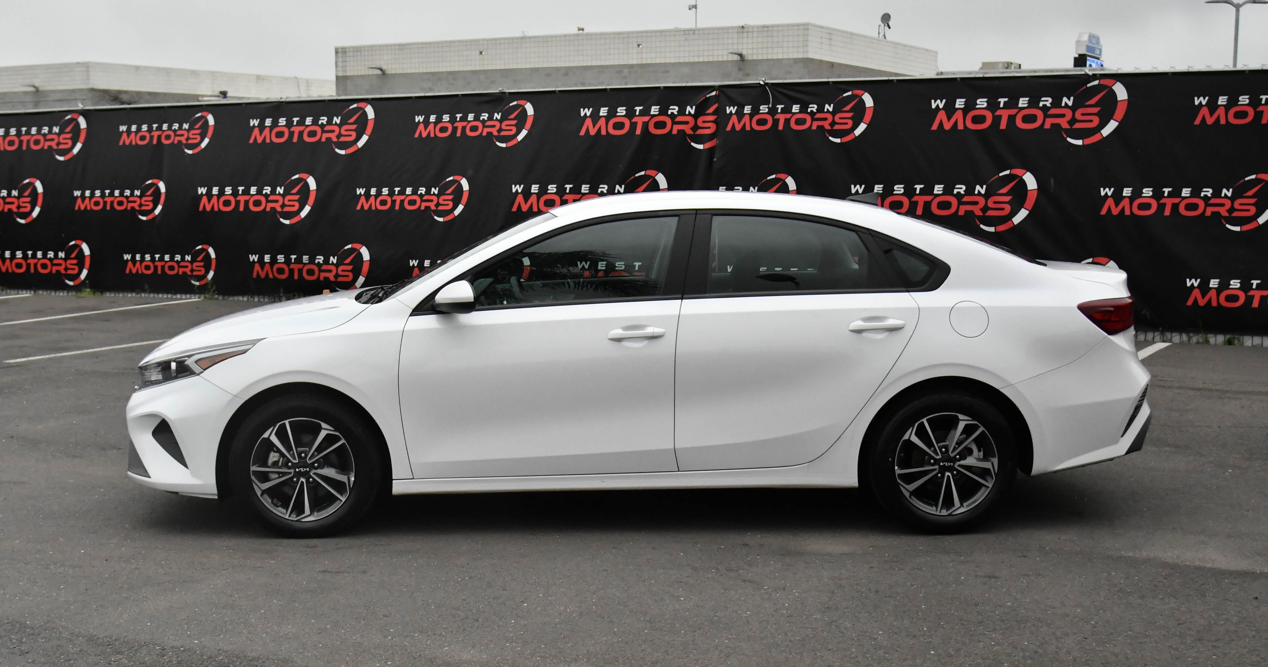 Used 2024 Kia Forte LXS image 4