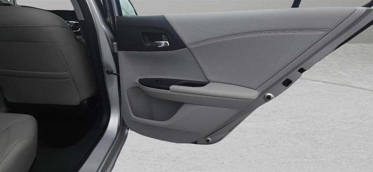 Used 2015 Honda Accord EX-L image 25