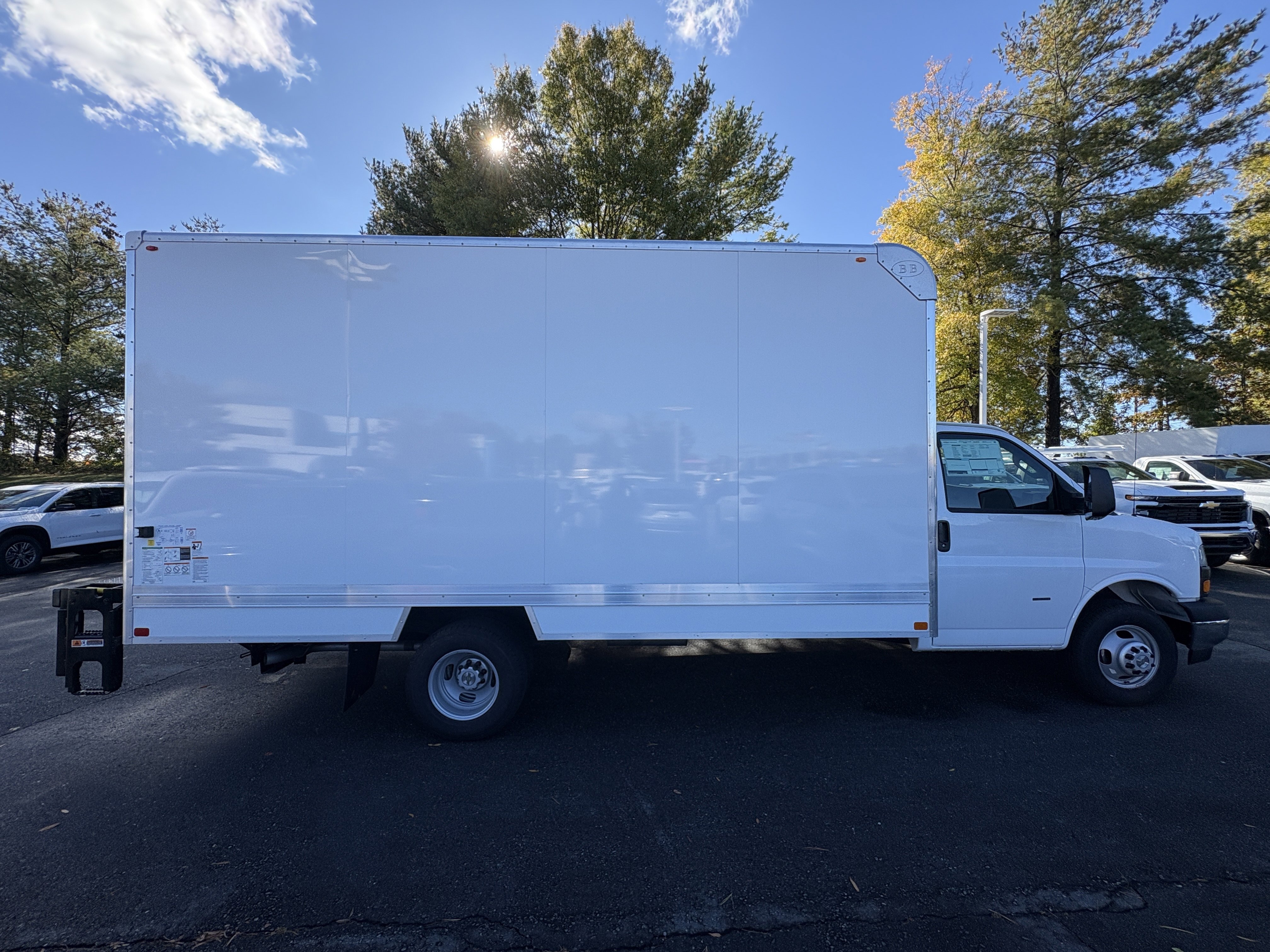 New 2025 Chevrolet Express 3500 w/ Power Convenience Package image 6