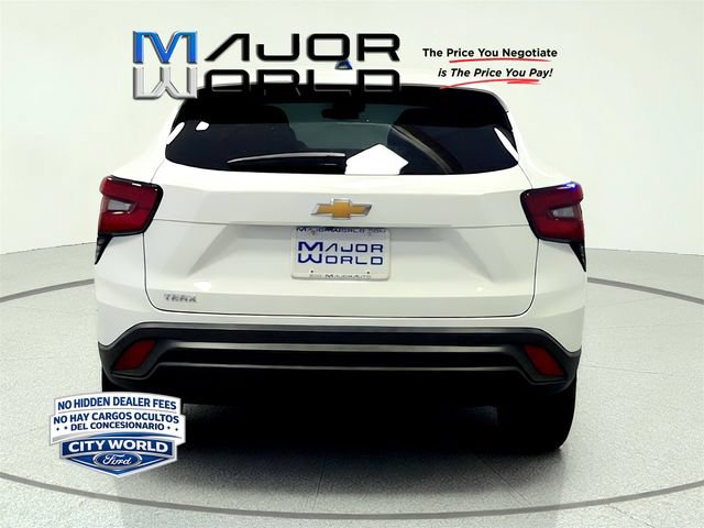 Used 2025 Chevrolet Trax LS FWD image 6