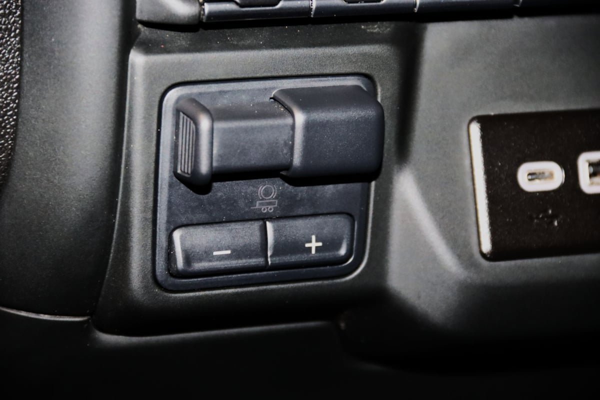 Used 2024 Chevrolet Silverado 1500 Custom AWD/4WD image 38