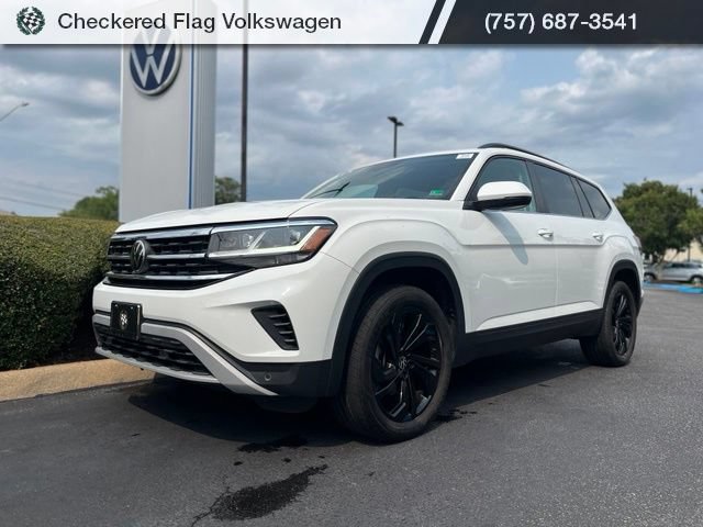 Used 2023 Volkswagen Atlas SE w/ Black Wheel Package