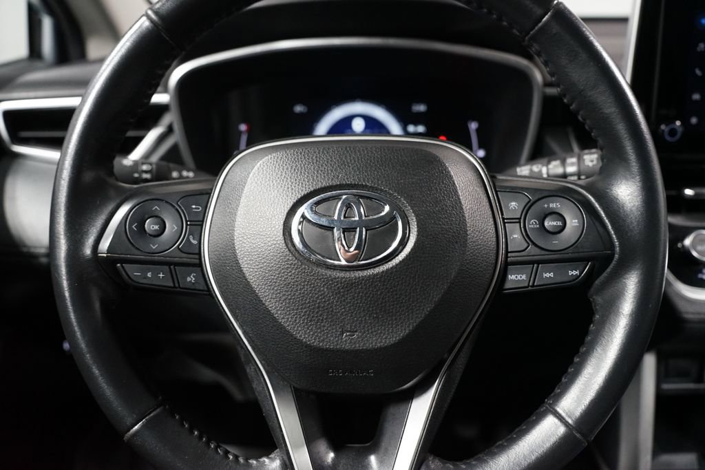 Used 2024 Toyota Corolla Cross XLE image 12