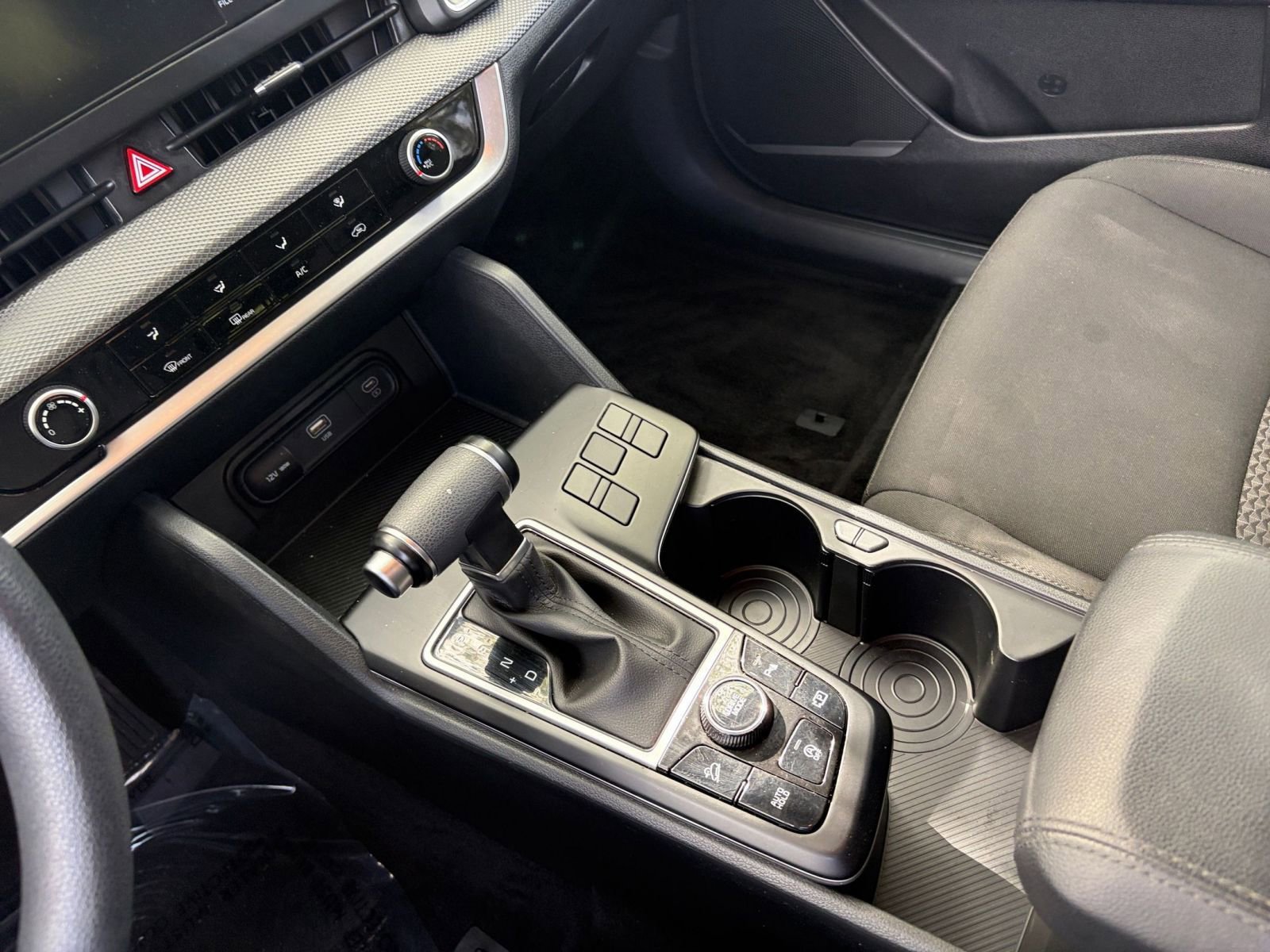 Used 2025 Kia Sportage LX FWD image 39
