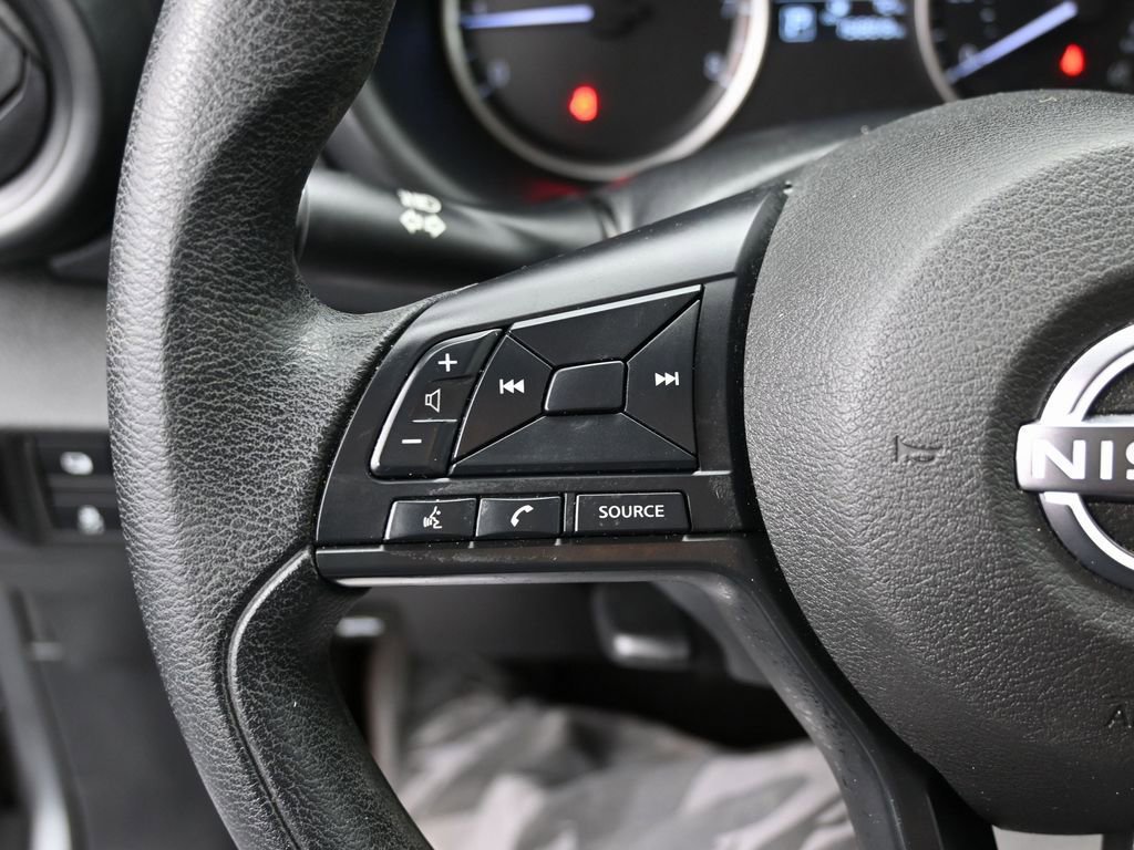 Used 2025 Nissan Kicks Play S image 18