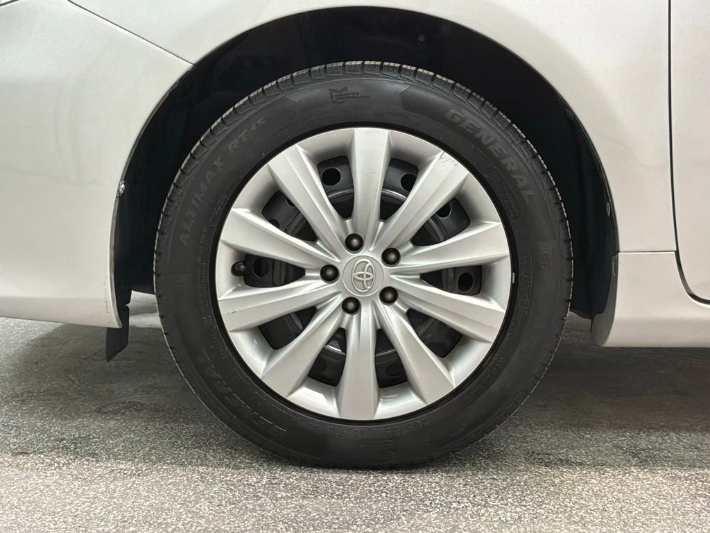Used 2012 Toyota Corolla LE FWD image 28