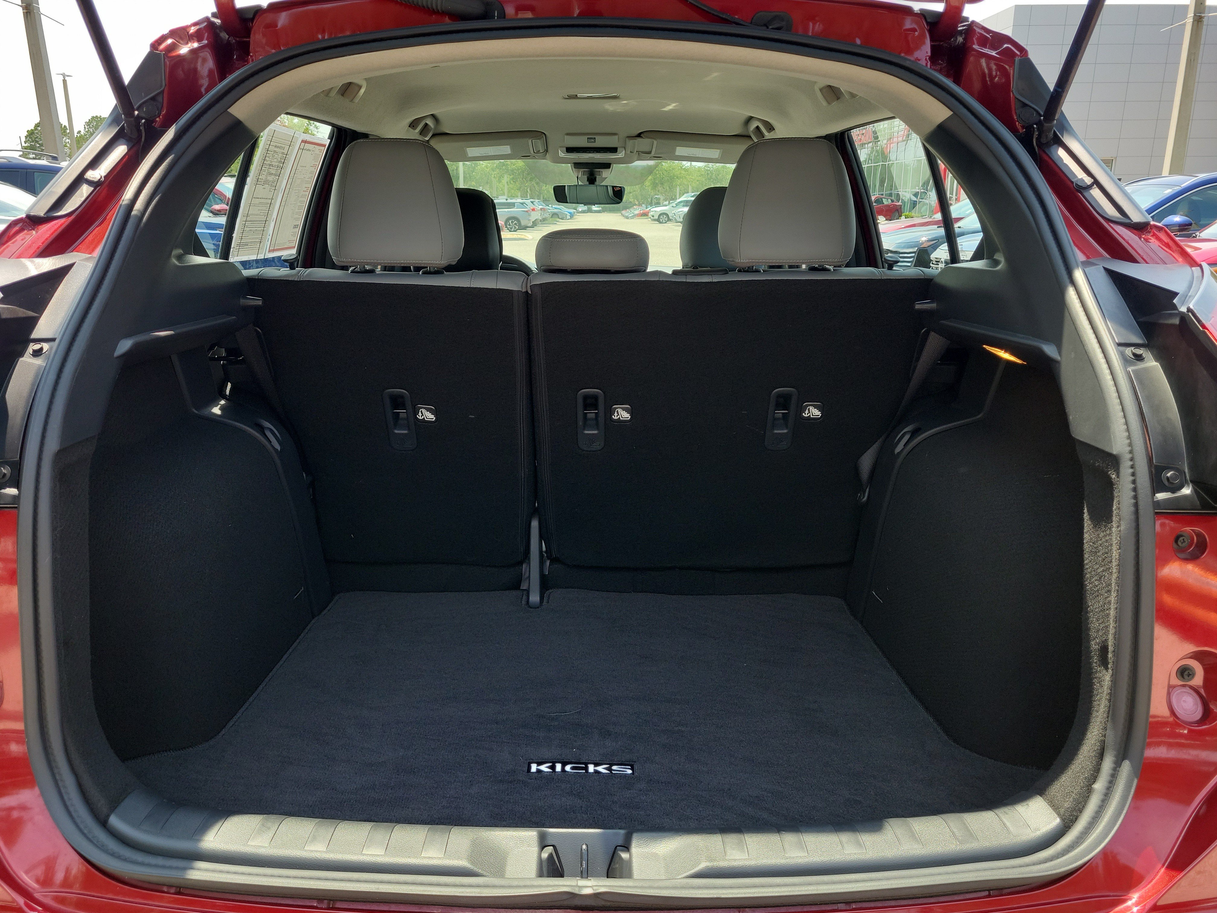 Certified 2024 Nissan Kicks SR w/ SR Premium Package FWD image 12