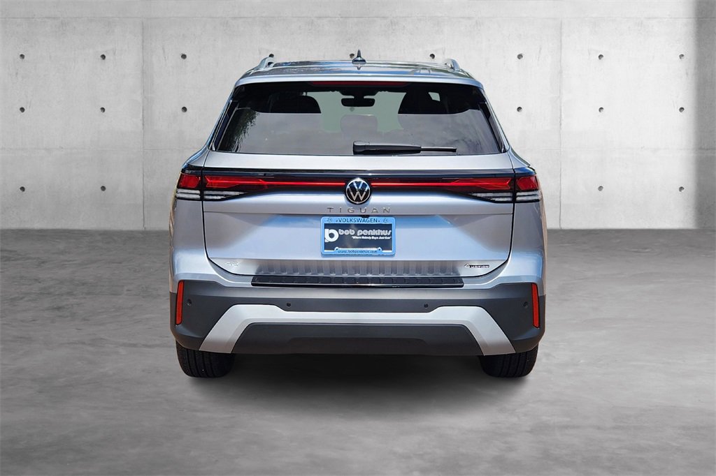 New 2025 Volkswagen Tiguan SE image 26