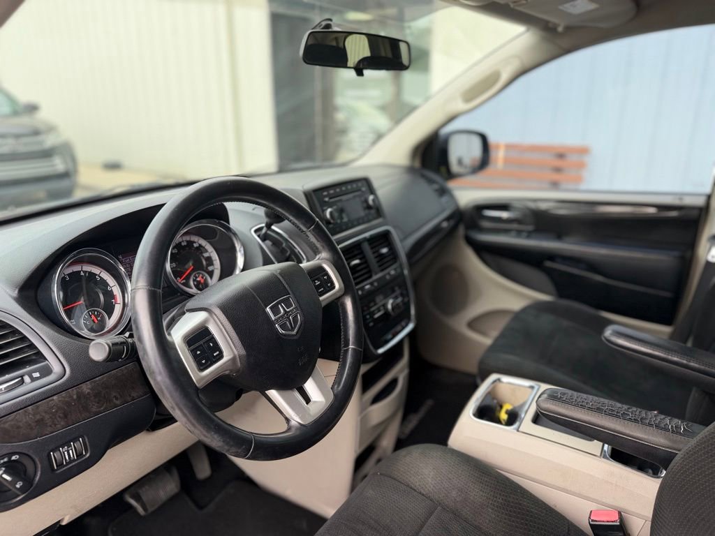 Used 2012 Dodge Grand Caravan Crew FWD image 14