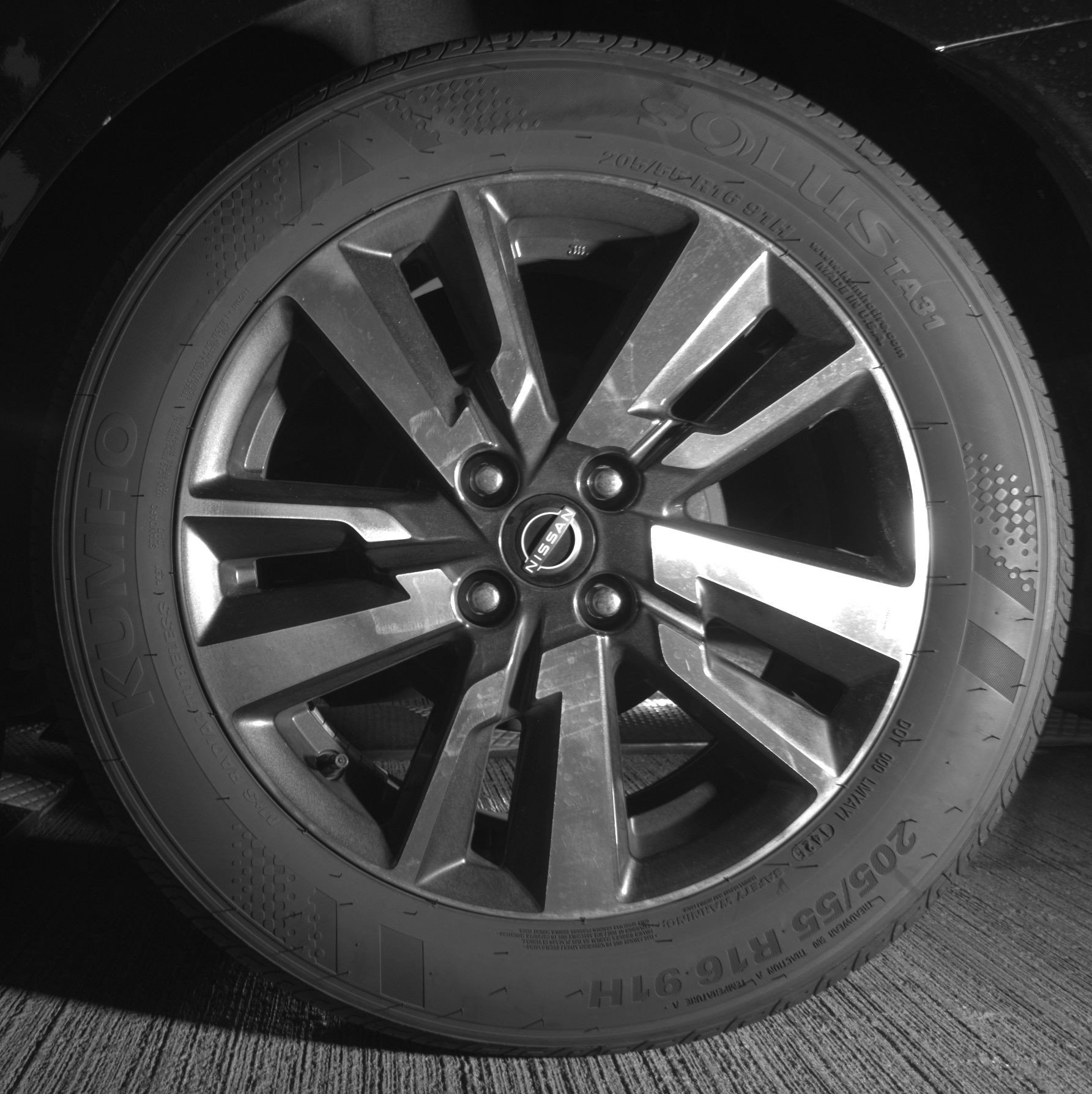 Used 2025 Nissan Versa SV image 14