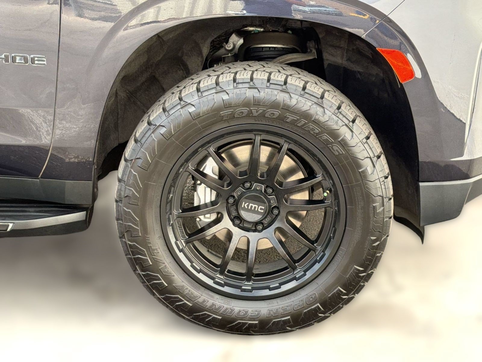 Used 2022 Chevrolet Tahoe RST w/ Luxury Package AWD/4WD image 12