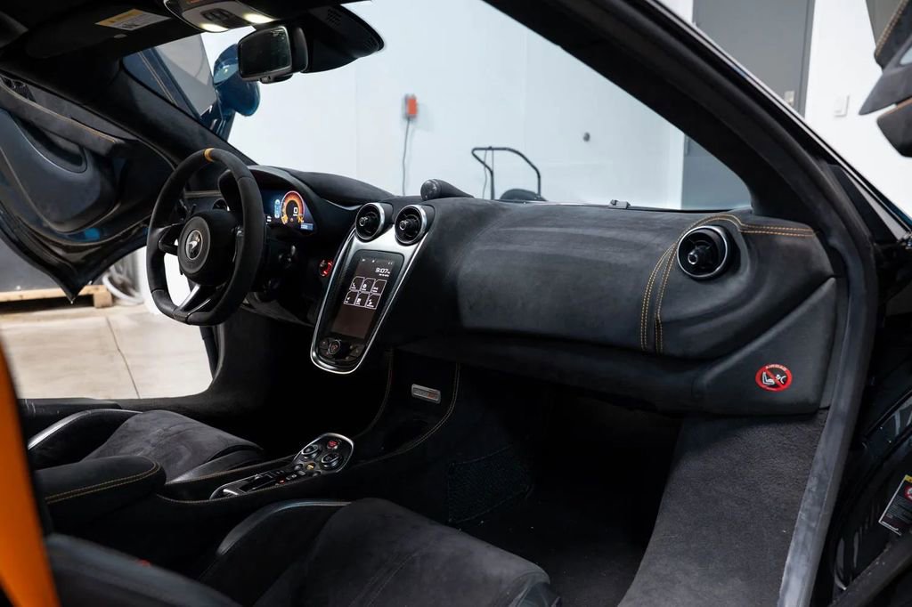 Used 2020 McLaren 600LT Spider image 34