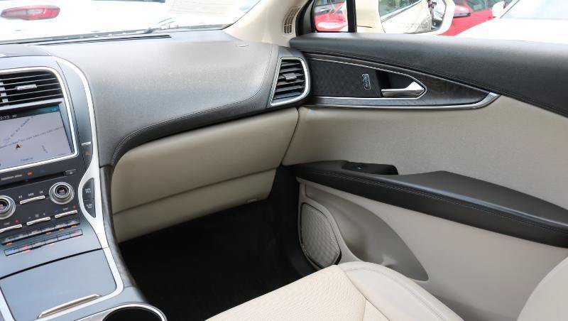 Used 2016 Lincoln MKX Reserve FWD image 16