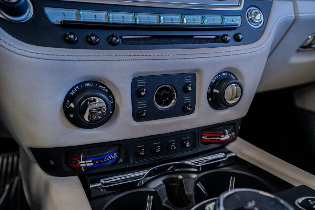 Used 2018 Rolls-Royce Wraith image 40