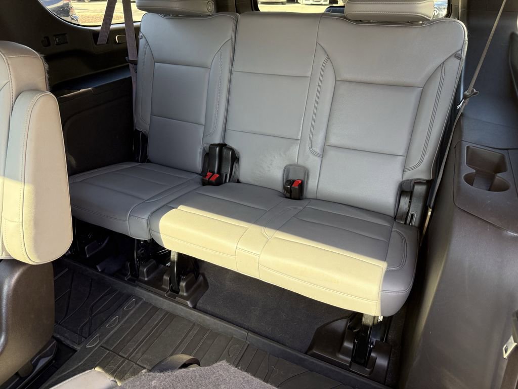 Used 2022 Chevrolet Suburban Z71 w/ Z71 Off-Road Package image 12