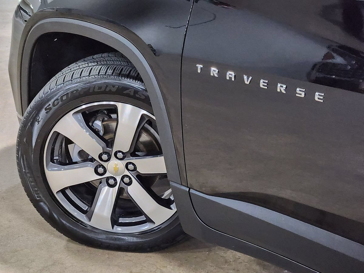 Used 2019 Chevrolet Traverse LT w/ LT Premium Package AWD/4WD image 23