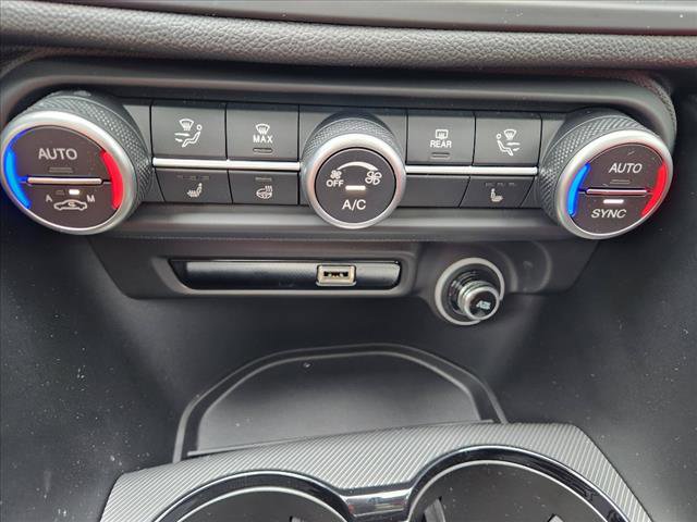 Used 2024 Alfa Romeo Giulia Veloce image 37