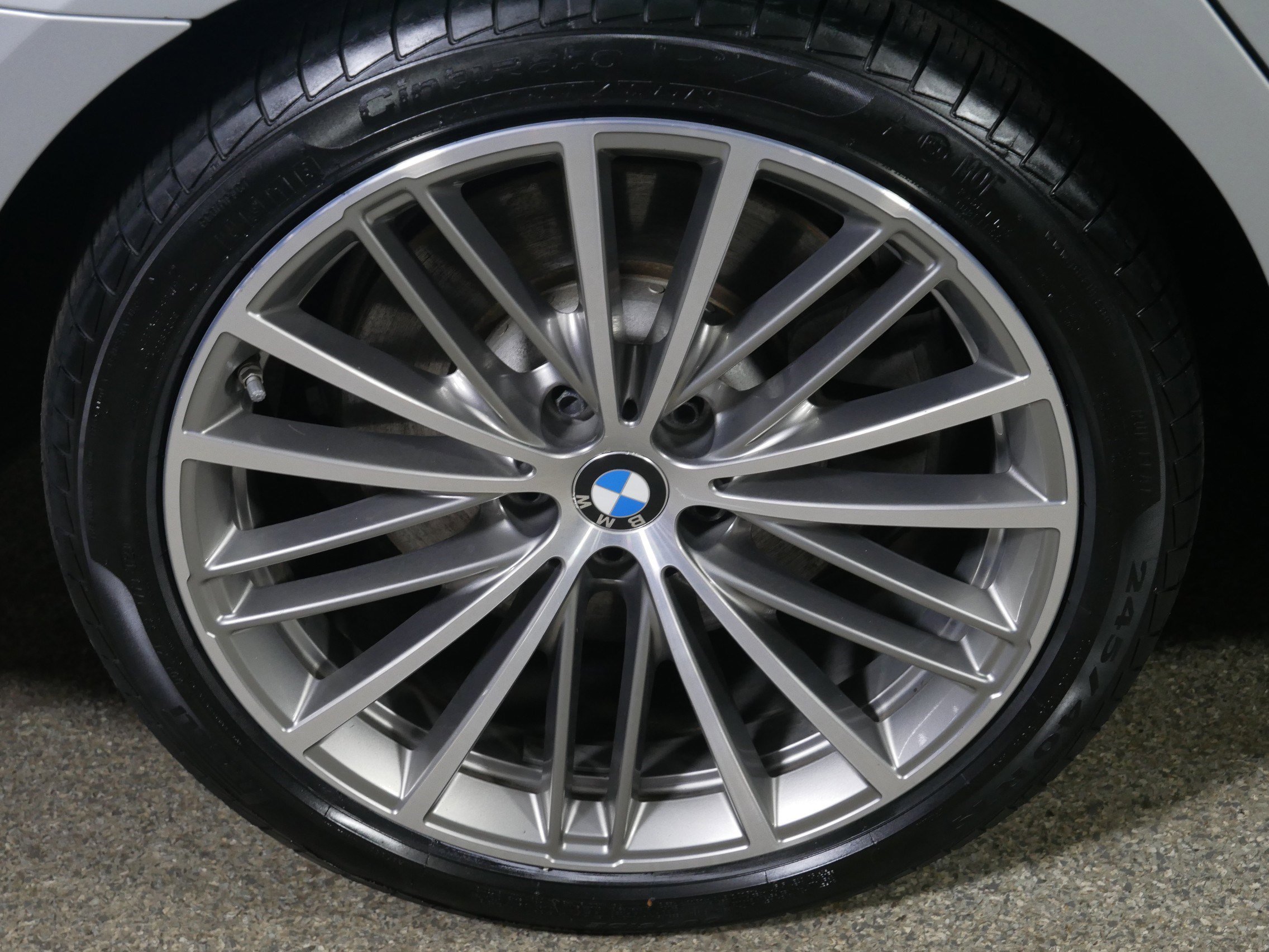 Used 2018 BMW 540i xDrive w/ Luxury Seating Package AWD/4WD image 15