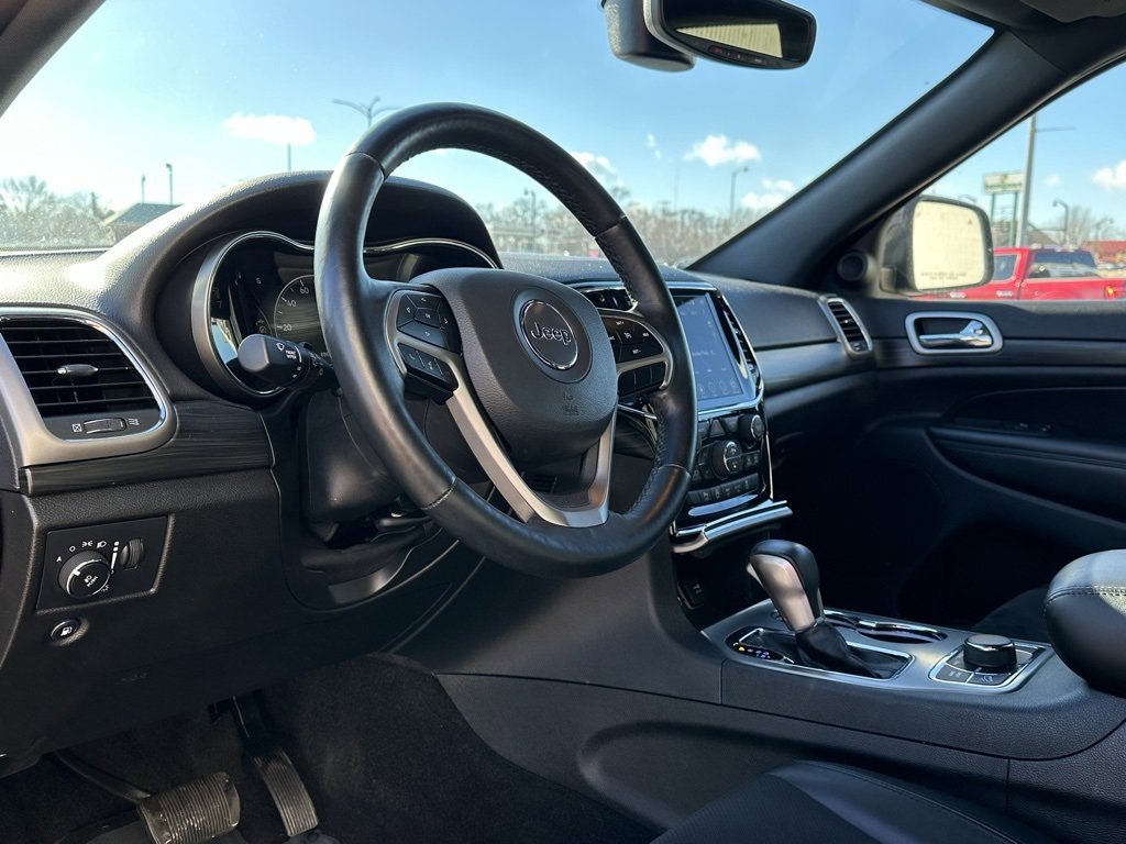 Used 2022 Jeep Grand Cherokee Laredo X image 8