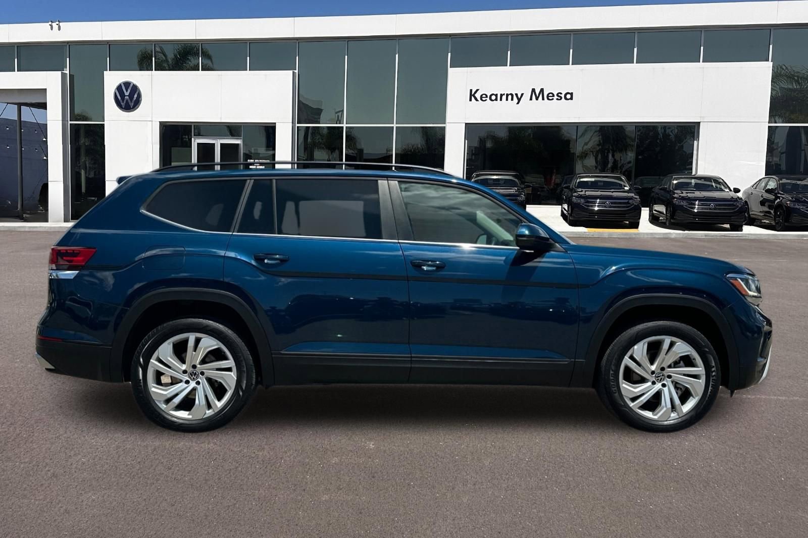 Used 2023 Volkswagen Atlas SE FWD image 3
